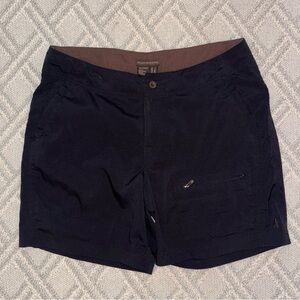 Royal Robbins black stretch hiking cargo shorts 6.5" inseam women's size 8
